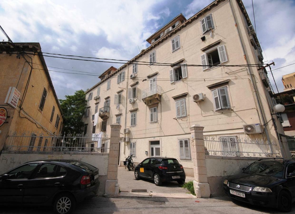 Apartments Angie Split Buitenkant foto